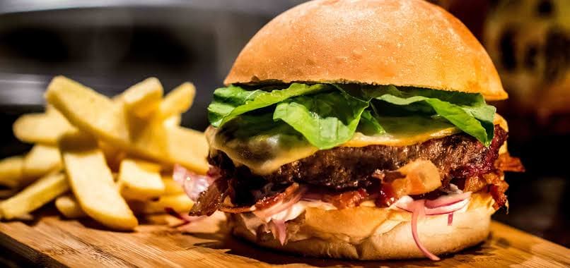 Champions Burger