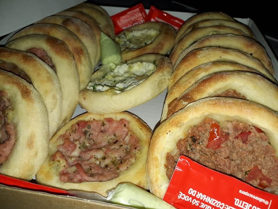 Déias Lanches e Esfiharia