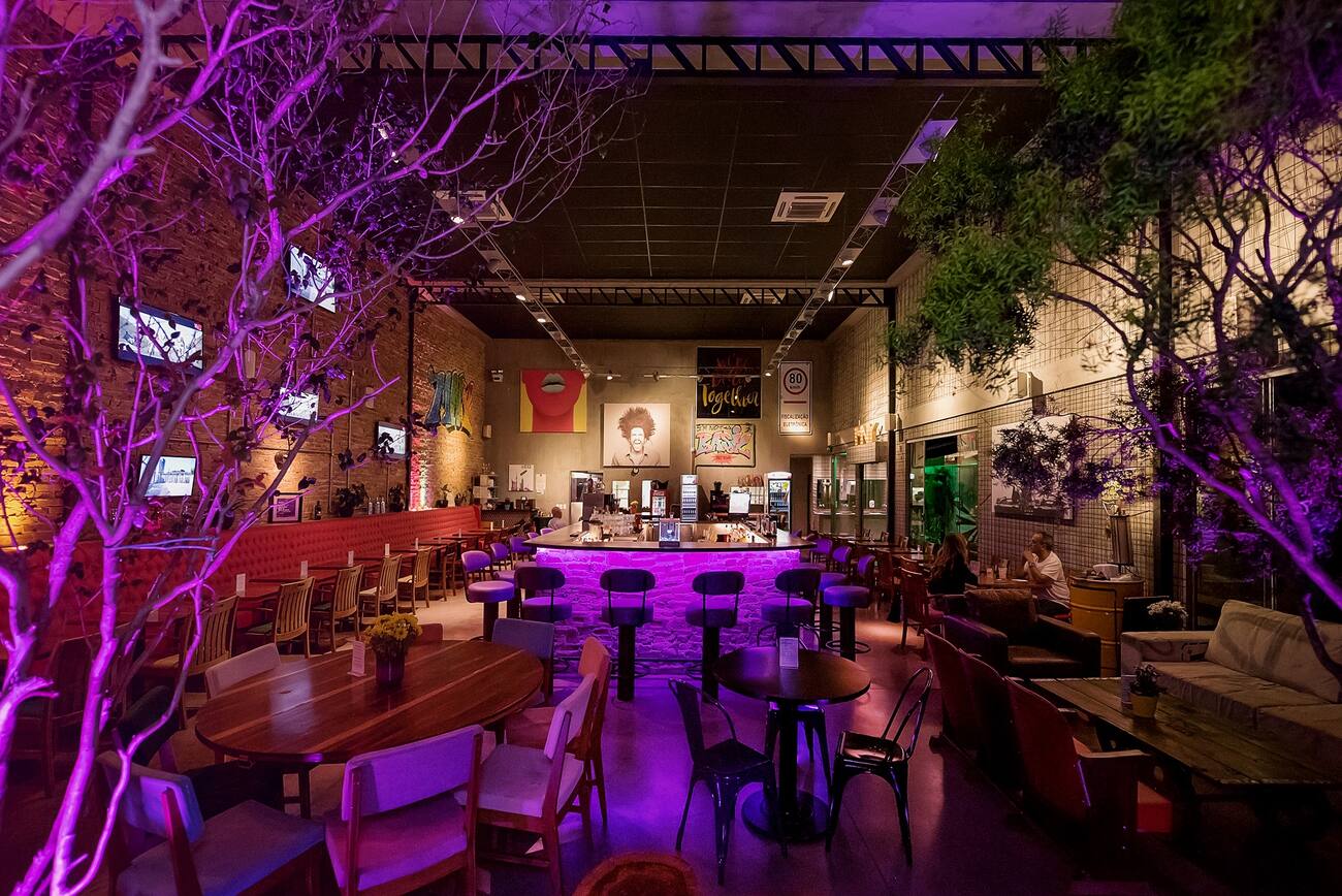 Moony Restaurante & Bar