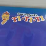 Logotipo Sorveteria e Açaí Ti Ti Ti