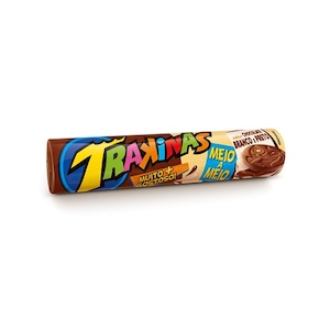 Biscoito Doce Recheado - Trakinas Chocolate Branco e Preto Pacote 136g
