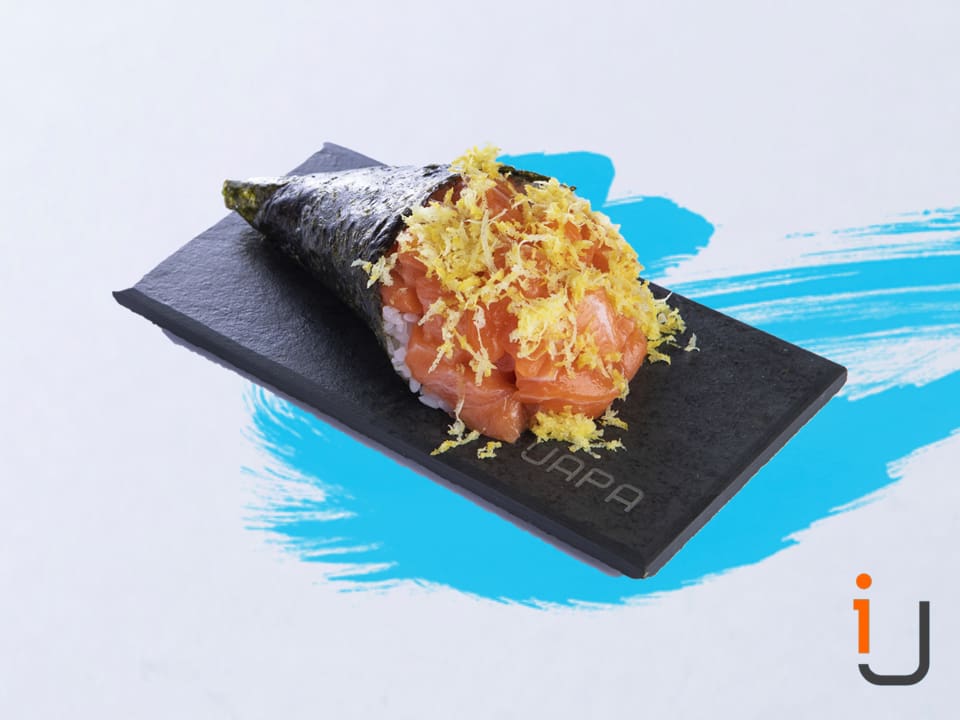 | Temaki Salmão Especial |