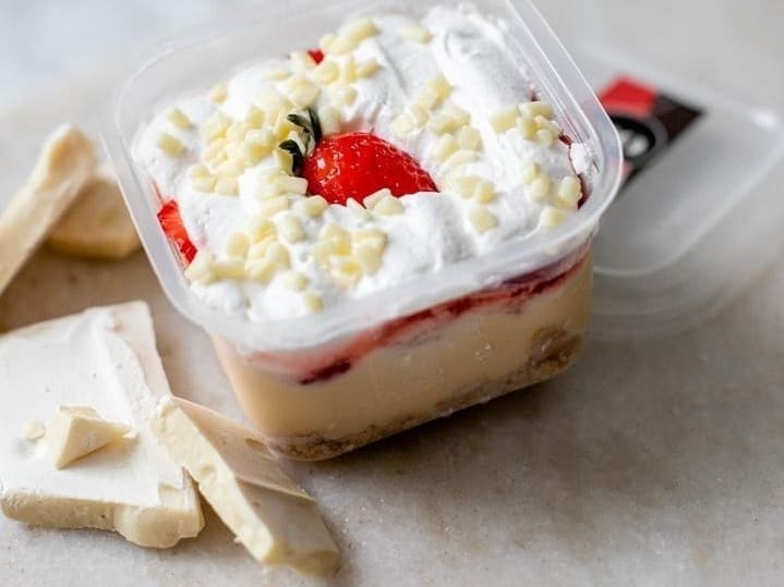 Mouse de Chocolate Branco com Morango