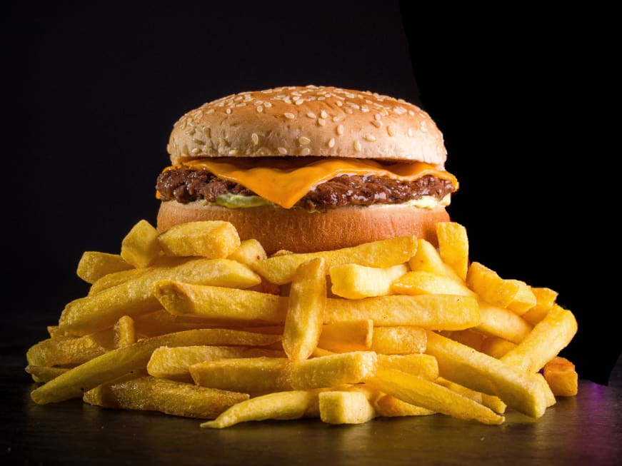 Burger Kids + Acompanhamento + Bebida