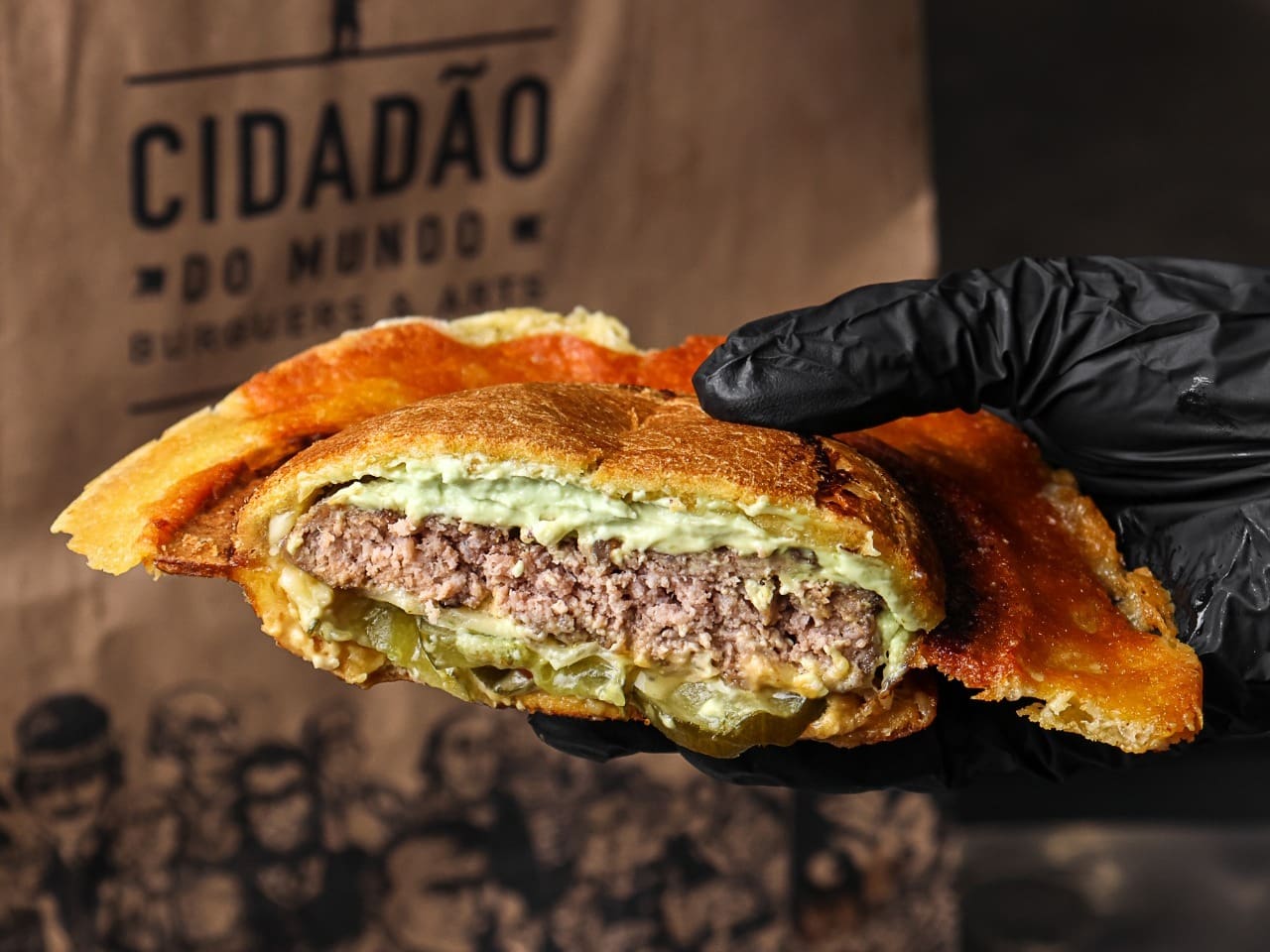 Pão com bolinho Ufo Picles