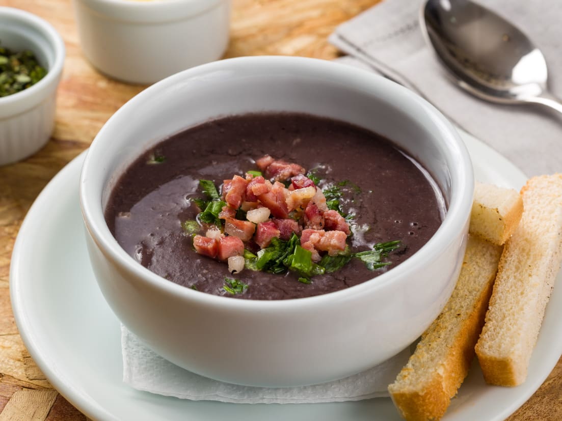 Caldo de feijão com legumes