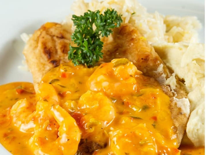 Pescada Amarela ao Molho de Camarão