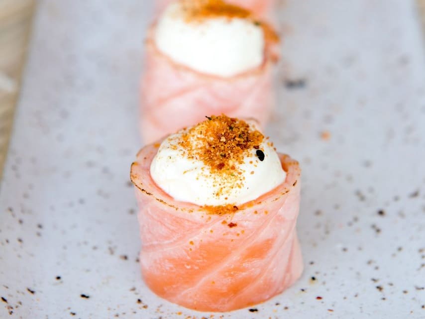 Wie Hält Man Sushi Stäbchen RY%C3%B4SUSHIDELIVERY