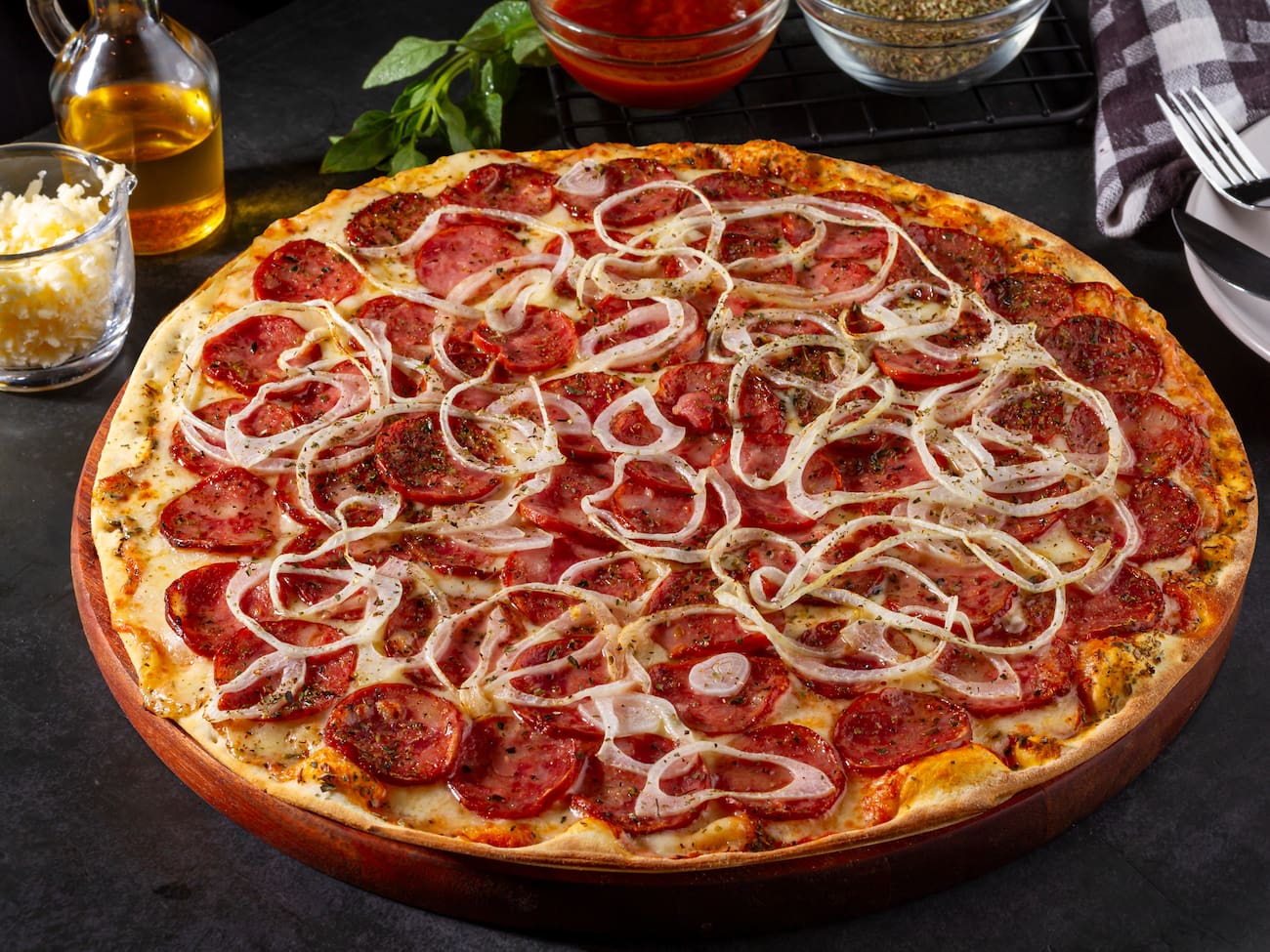 Pizza Calabresa Acebolada ( 10 Fatias )