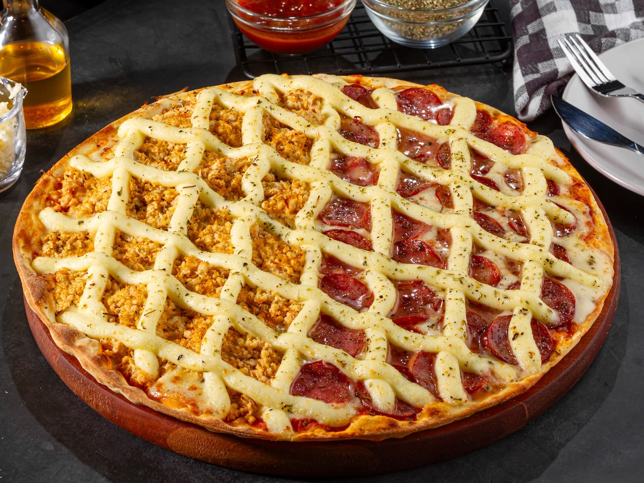 Pizza 1/2 Frango com Catupiry 1/2 Calabresa com Catupiry (10 Fatias)