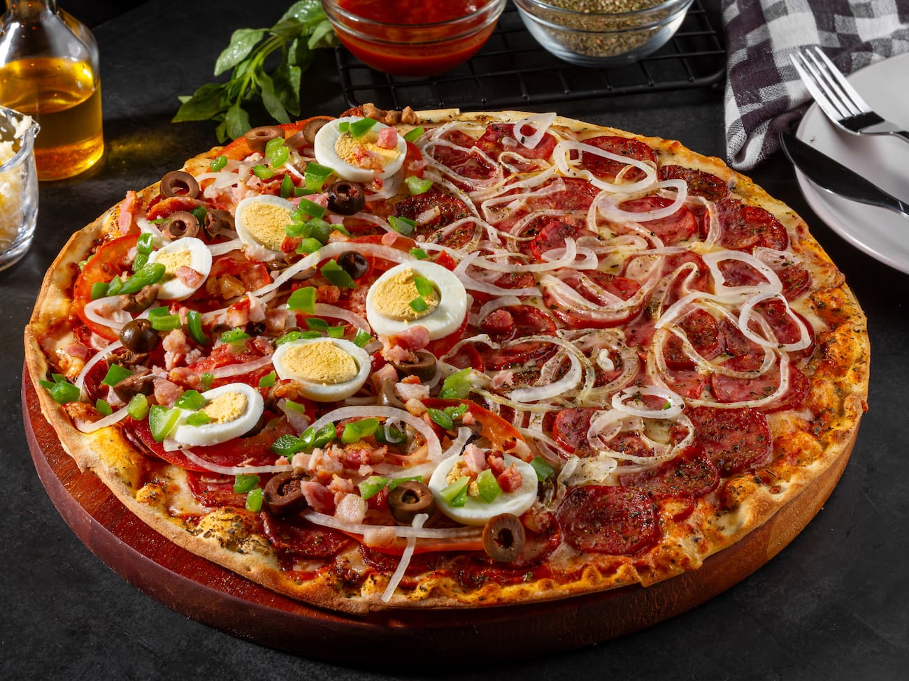 Pizza 1/2 Calabresa Acebolada 1/2 Portuguesa ( 10 Fatias )