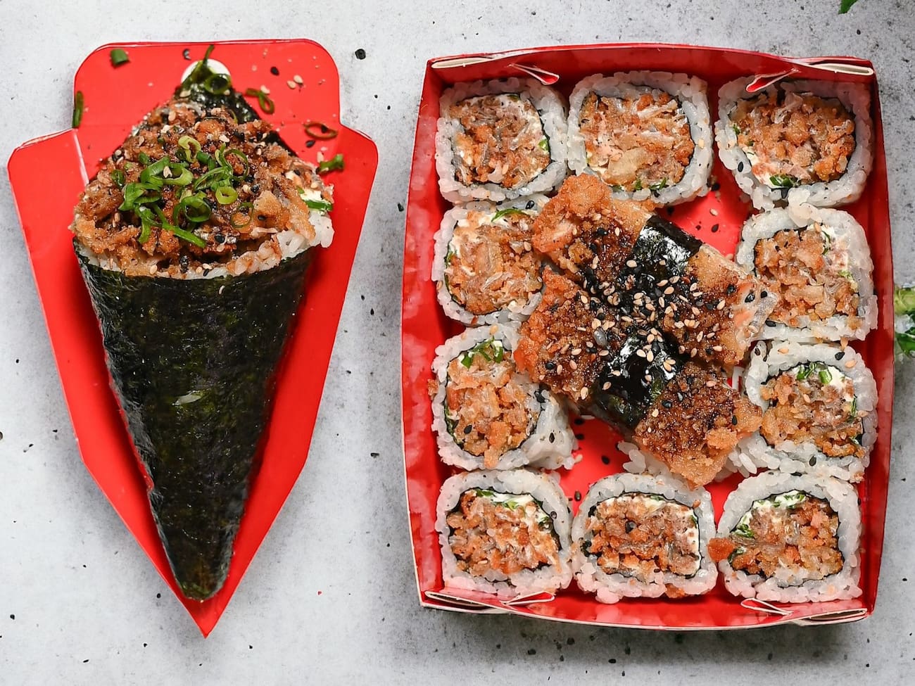 Combo Skin: 01 temaki + 10 uramakis + 02 niguiris