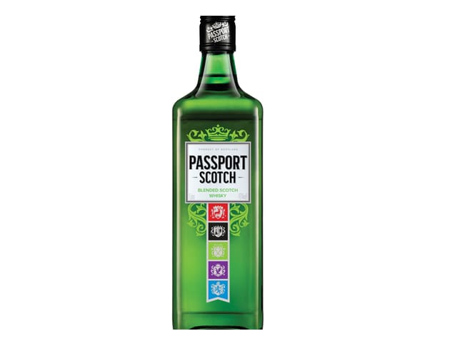 Combo Whisky Passport 1 Litro Com Vibe Gelada