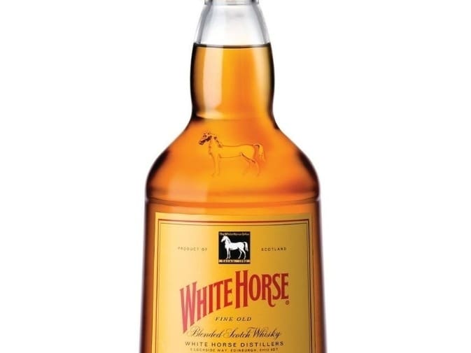 Drink Whisky Cavalo Branco Com Red Bull Gelada